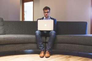 企業選びの料金はどれくらいが妥当？